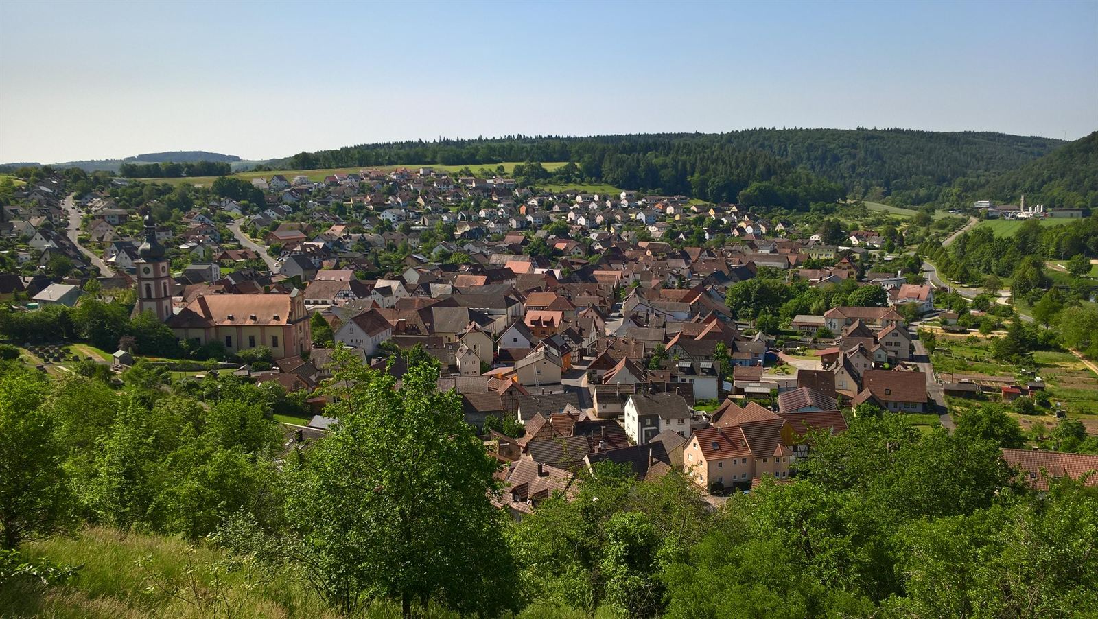 Reicholzheim von der Aussichtsplattform am Kriegerdenkmal